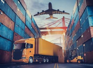 Advantages of Sea Freight Shipping Over Roadway Shipping