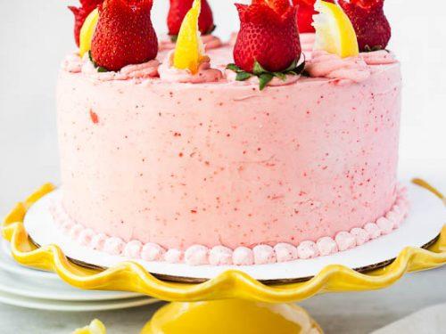 The Strawberry Cakes And Their Delicious Taste Will Take You Out Of The World
