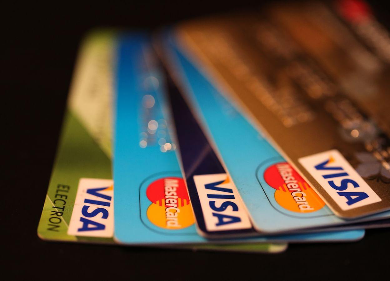 5 Reasons why a credit card is a 1st choice than a debit card