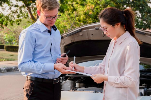 When Should You Contact an Attorney After a Car Accident